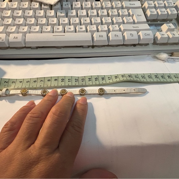 Henri Bendel wrap bracelet - Picture 7 of 7